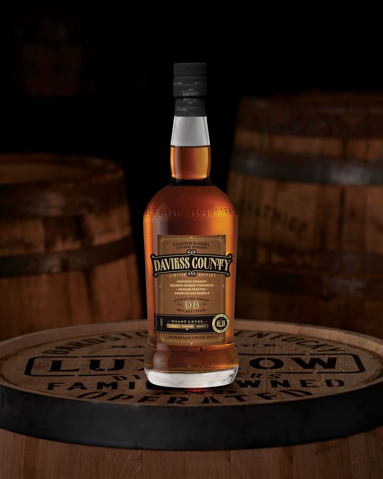 Daviess County Kentucky Straight Bourbon Whiskey Finished in Medium Toasted American Oak Barrels
